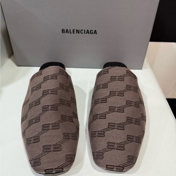 Balenciaga men 'BB' Cosy Monogram Mules in Dark Mink Grey ( brand new as 45) - Picture 2 of 5